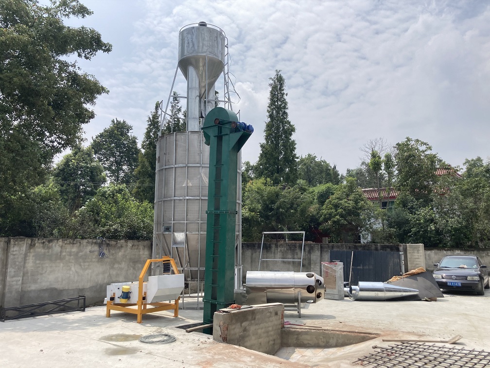 河北皓凱氣吸小型糧食干燥機(jī)落戶四川郫都區(qū)家庭農(nóng)場(chǎng)！